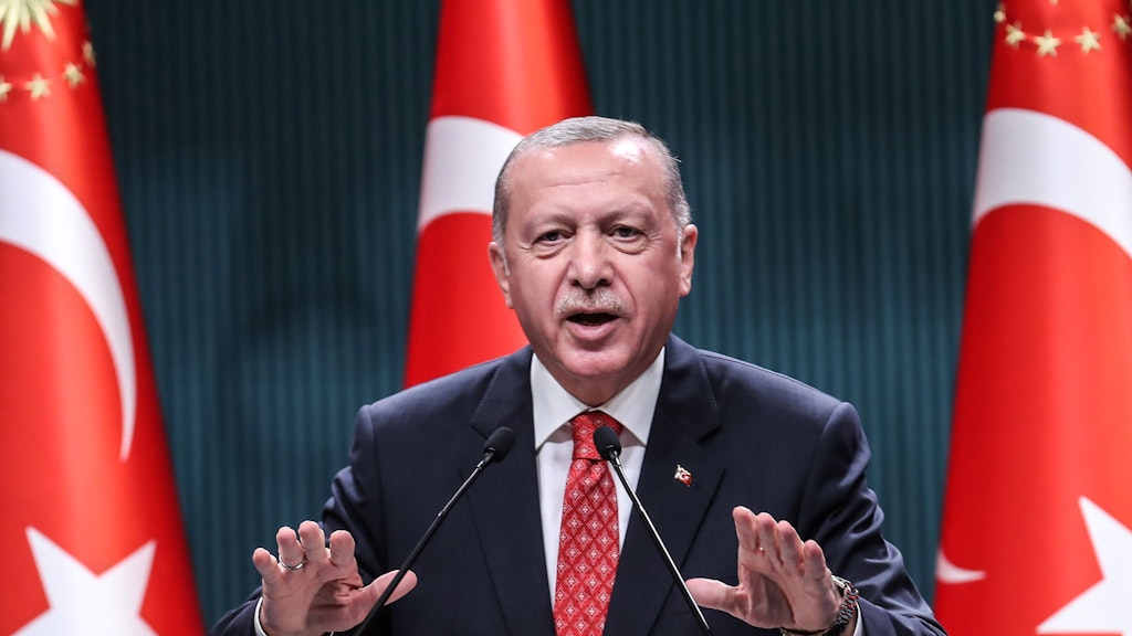 Der türkische Präsident Recep Erdogan bleibt im Streit stur, will sich auch Drohungen und Sanktionen nicht beugen.