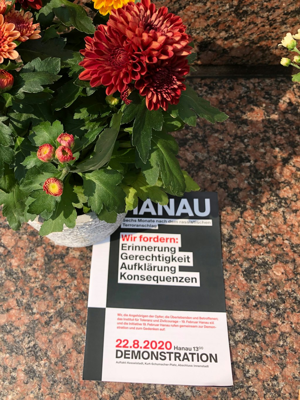 Der Aufruf zu einer Gedenk- und Demonstrationsveranstaltung für die Opfer des Anschlags am 22. August.