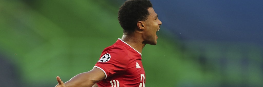 Serge Gnabry jubelt! Mit seinen zwei Toren schießt der Nationalspieler Bayern ins Endspiel der Champions League.