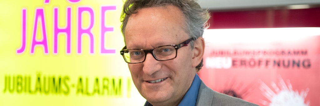 Kabarettist Frank Lüdecke (59) sorgt sich um die Zukunft kleiner Theater. Vor einem Jahr hat er die Berliner „Stachelschweine“ übernommen, eines der ältesten Kabaretts in Deutschland.