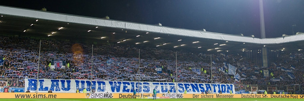 Im vergangenen Jahr träumten die Fans des VfL Bochum von der Sensation gegen den FC Bayern. Am Ende siegte der FCB knapp mit 2:1. 