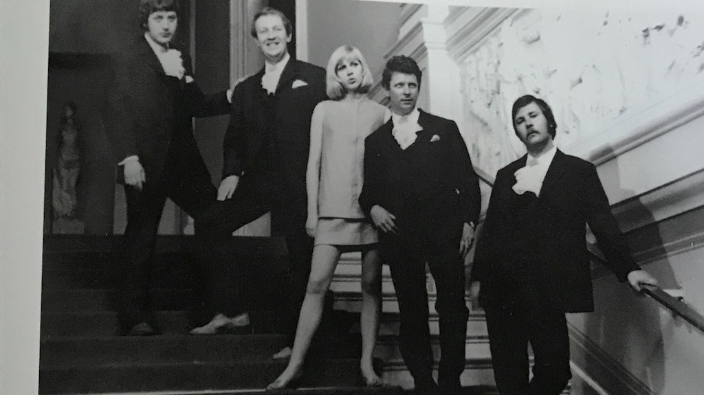 Die Ur-Puhdys in der Zwischenbesetzung: Henry Kotowsky, Peter Meyer, Harry Jeske, Herbert Dreilich (v.li.). Die Dame ist eine Freundin der Band.