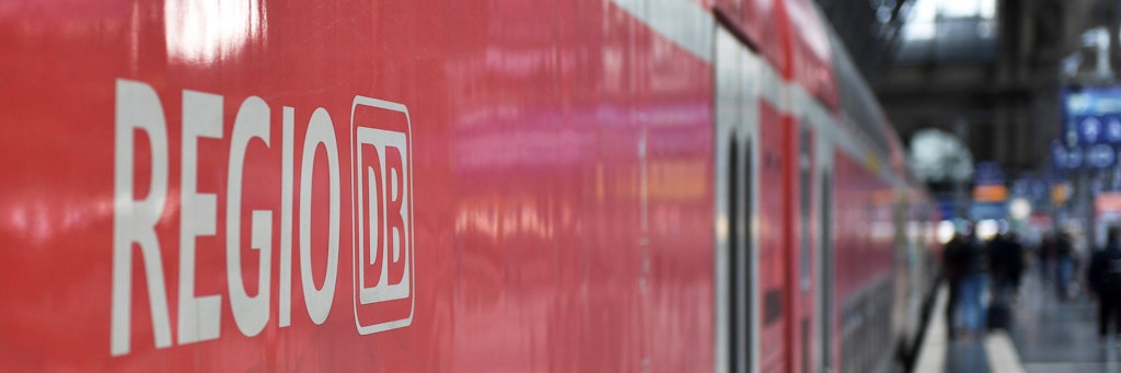 In einem Regionalzug kam es auf einer Fahrt bei Merseburg in Sachsen-Anhalt zu einem kuriosen Zwischenfall. 