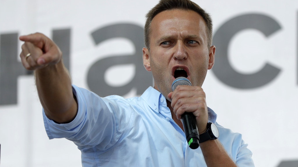 Alexej Nawalny liegt im Koma, er gilt als einer der schärfsten Putin-Kritiker.