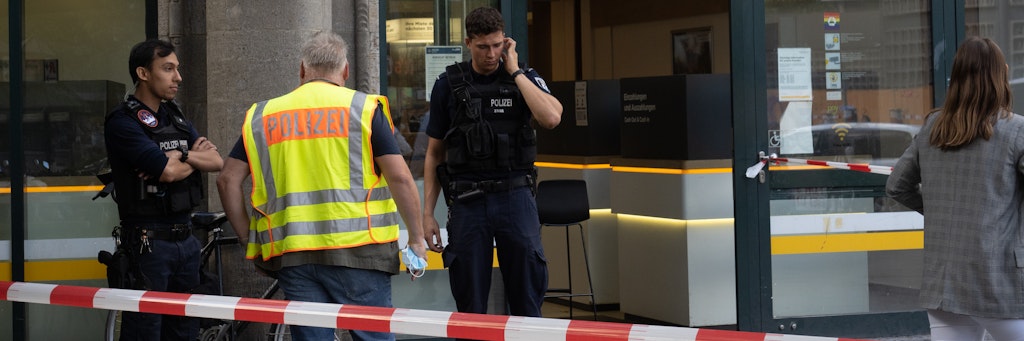 Eine Bank am Kurfürstendamm in Charlottenburg ist am Dienstagmorgen überfallen worden.