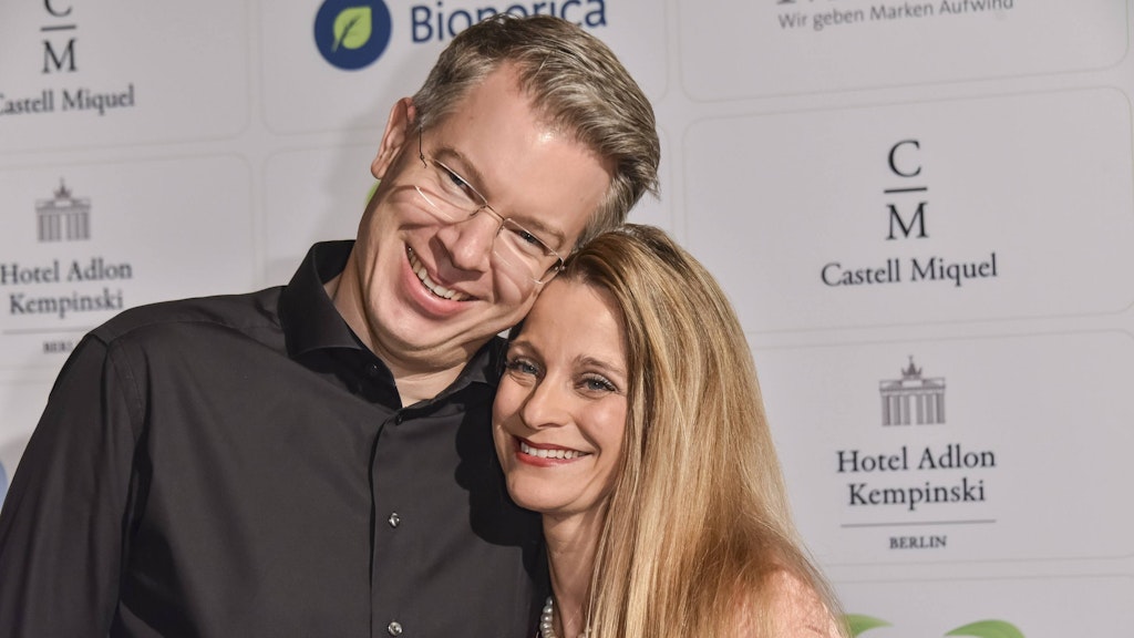 Das erste Date mit seiner Frau Nathalie Thelen-Sattler fand vor 14 Jahren in einem Biergarten statt.