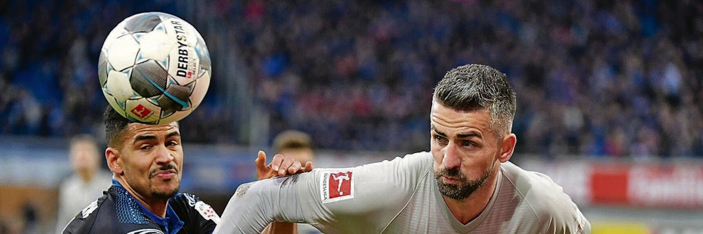 Geht zukünftig ausgerechnet für den FC Schalke 04 auf Torejagd: Vedad Ibisevic (36).