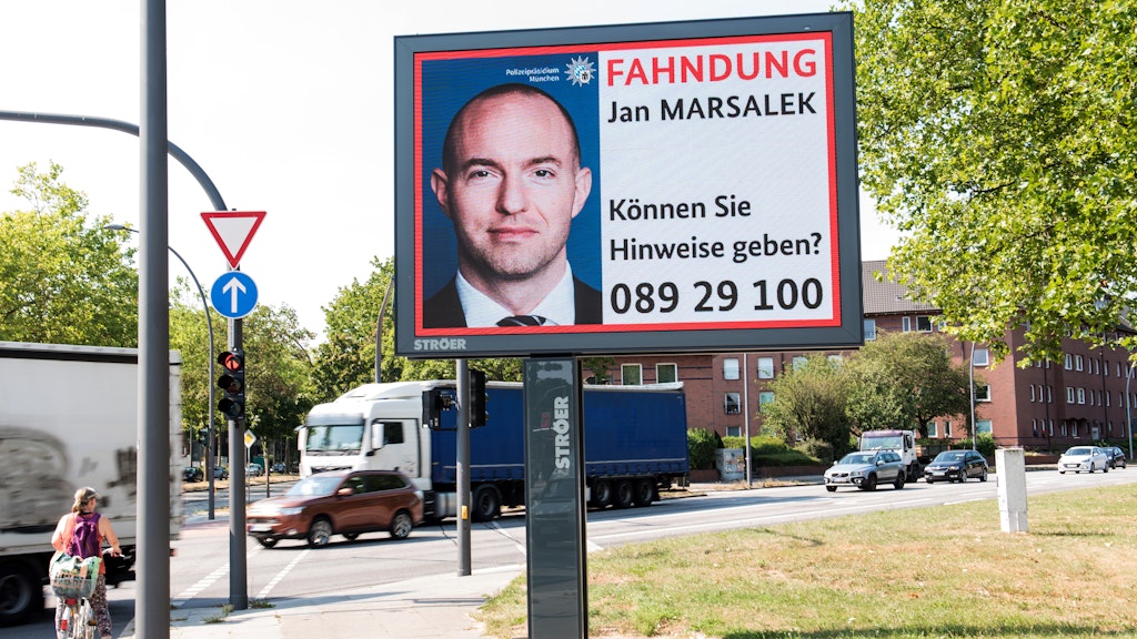 Ein Fahndungsaufruf nach Jan Marsalek, dem Ex-Vertriebsvorstand des Dax-Konzerns. Er ist seit Bekanntwerden des Milliarden-Betrugs verschwunden, wird international gesucht.