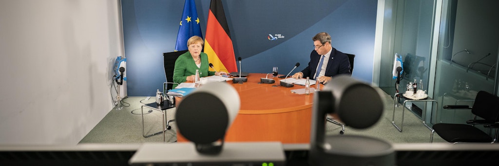 Kanzlerin Angela Merkel (CDU) und Bayerns Landeschef Markus Söder (CSU) bei der Videokonferenz mit den Ministerpräsidenten. 