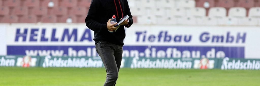 Sebastian Abt musste gestern gehen. Energie Cottbus feuerte seinen Cheftrainer wegen Erfolglosigkeit.