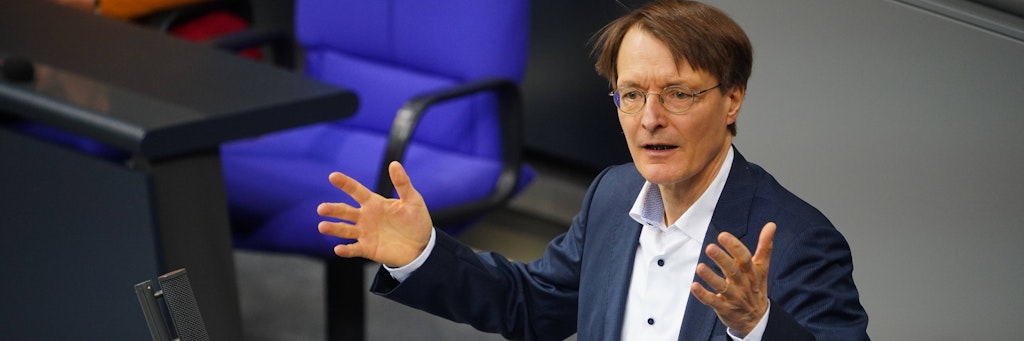 Der Gesundheitspolitiker Karl Lauterbach (SPD) kritisiert, dass sich die Bundesländer nicht auf eine gemeinsame Richtlinie für Feiern geeinigt haben.