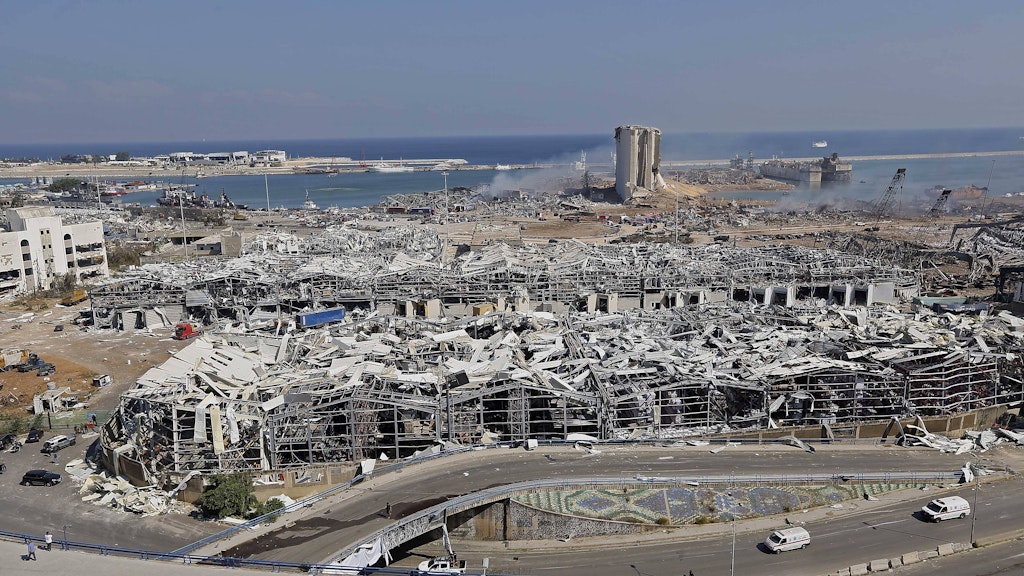 Nach den beiden verheerenden Explosionen ist das Hafengebiet Beiruts eine Trümmerwüste. 