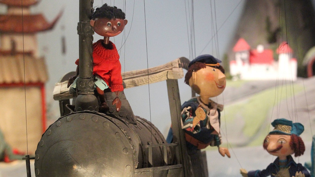 Jim Knopf und Lukas der Lokomotivführer wurden auch von der Augsburger Puppenkiste aufgegriffen.