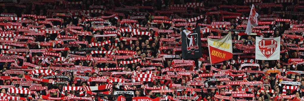 Union hat treue Fans. Wer sich mit einem neuen Trikot der Eisernen einkleiden will, muss tief in die Tasche greifen. 