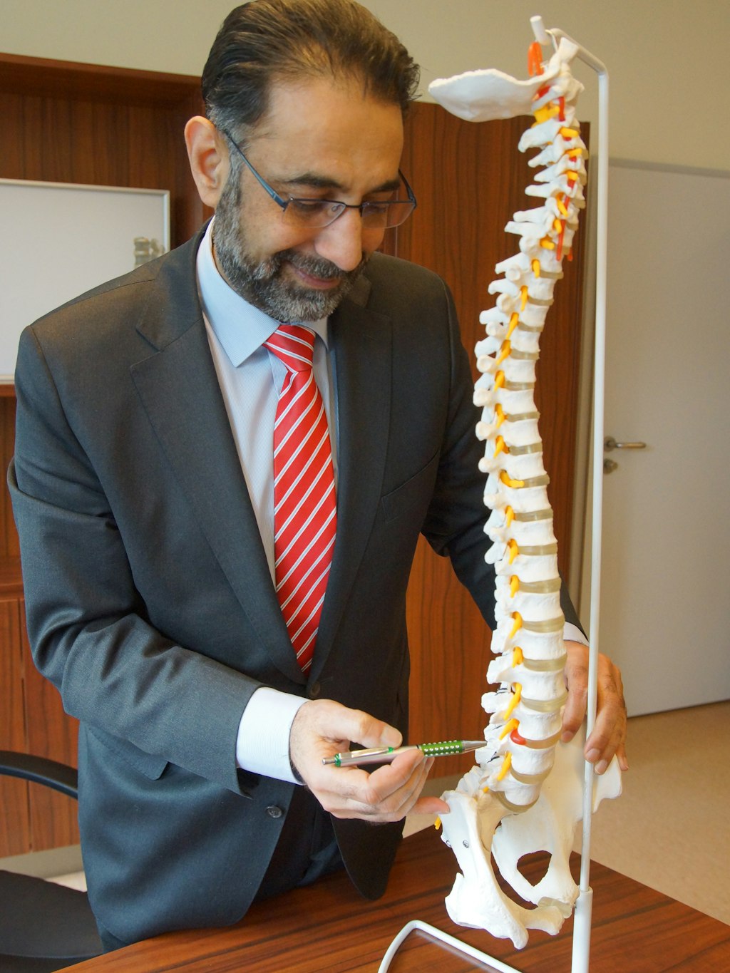Dr. Munther Sabarini, Neurochirurg an der Avicenna Klinik in Berlin
