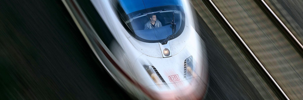 Ein ICE auf Reisen.