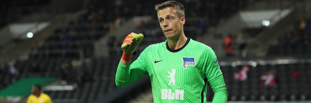 Wo bin ich hier gelandet? Hertha-Keeper Alexander Schwolow fühlte sich wie im falschen Film. 