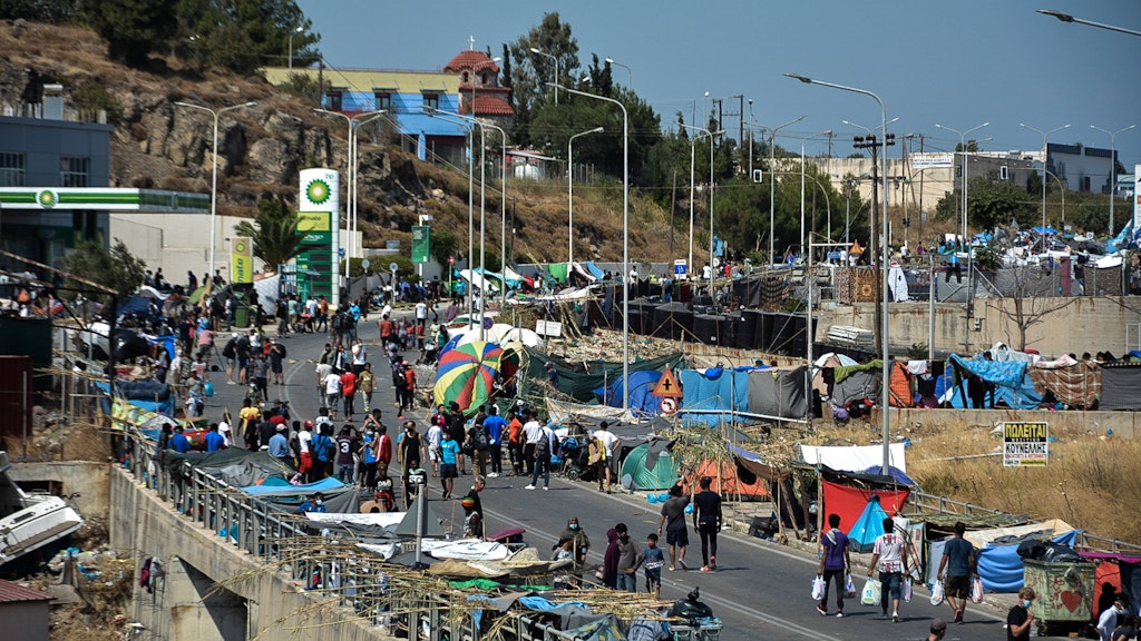 Seitdem das Camp Moria fast komplett abgebrannt ist, leben die Flüchtlinge auf den Straßen von Lesbos. UN-Generalsekretär Antonio Guterres fordert, die Menschen von der Insel Lesbos aufs Festland zu bringen.