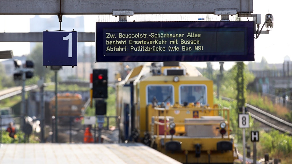 Zwischen Beusselstraße und Schönhauser Allee besteht bis Sonntag Schienenersatzverkehr.
