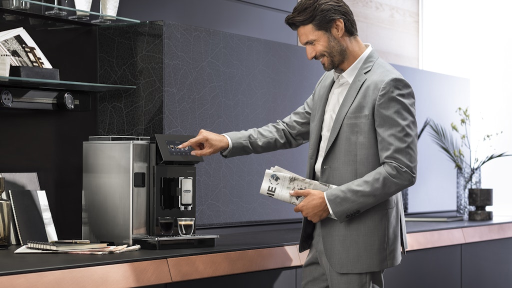 Vollautomaten: Diese Geräte können meist eine Vielzahl an Kaffeespezialitäten zubereiten.