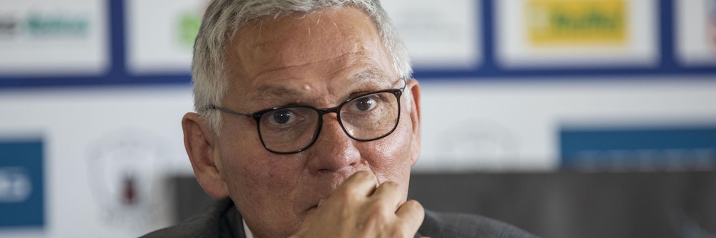 EHC-Geschäftsführer Peter John Lee will endlich die neue Saison planen.