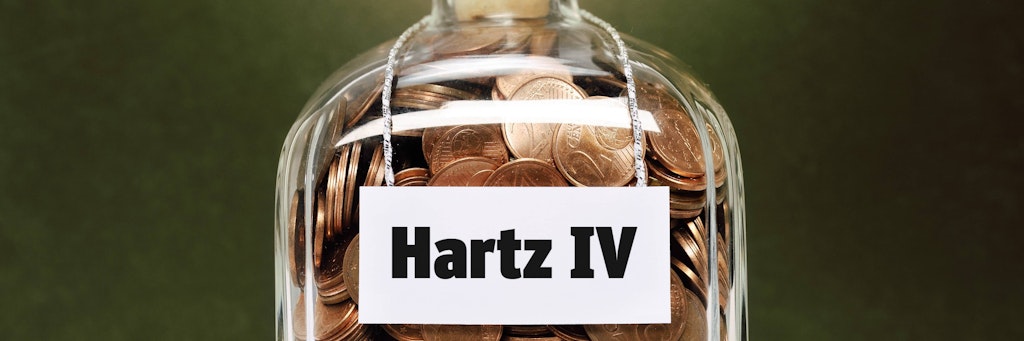 Die Linke sagt: Der Hartz-IV-Regelsatz müsste fast um die Hälfte höher liegen, bei 657 Euro und 55 Cent.
