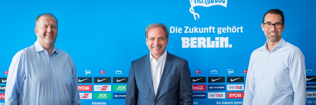 Ingo Schiller (l.) und Michael Preetz (r.) machen Platrz für Ex-Sky-CEO Carsten Schmidt, Herthas neuen Vorsitzenden der Geschäftsführung. 