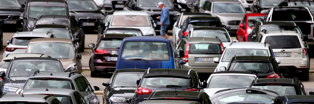 Wer zahlt wie viel? Bei der Kfz-Haftpflichtversicherung ändern sich für rund elf Millionen Autohalter in Deutschland die Typklassen.