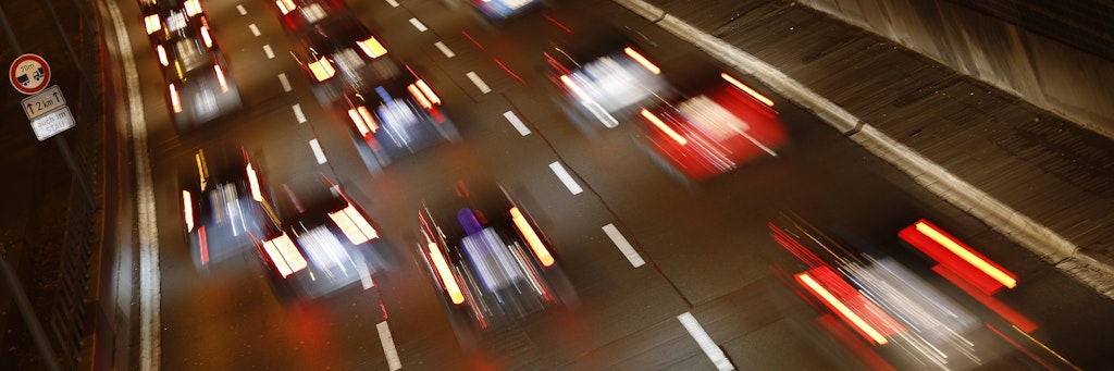 Autobahnverkehr auf der A 100. Für das Wochenende sind wieder Sperrungen auf dem nördlichen Ring angekündigt.