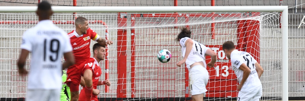  Michael Gregoritsch erzielt das Tor zum 1:2 gegen Unions Torwart Andreas Luthe und machte die Träume von einem guten Saisonstart kaputt. 