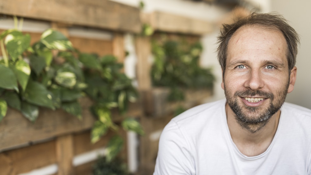Christian Kroll hat die grüne Suchmaschine Ecosia entwickelt.<br><br>Foto: Carsten Koall <br><br>