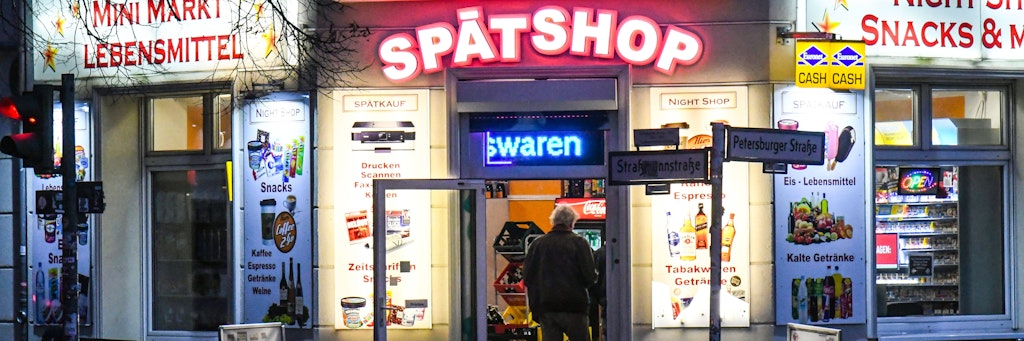 Alkoholverkauf abends verboten: Diese drastische Maßnahme könnte Spätis treffen. 