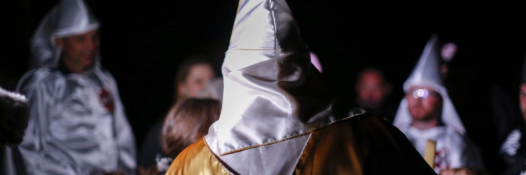 Der Ku-Klux-Klan hat mehrere Tausend Mitglieder in den USA, sie knüpfen enge Kontakte zu Rechtsextremisten.