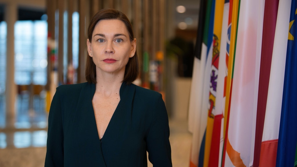 Christiane Paul als toughe Parlamentarierin in der Serie „Parlament“