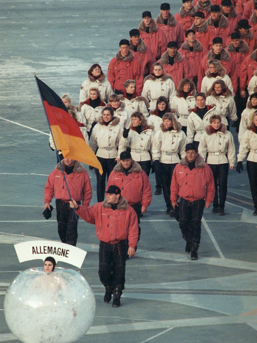Eröffnung der XVI. Olympischen Winterspiele in Albertville: Dort trat erstmals nach der Wiedervereinigung ein gemeinsames deutsches Olympiateam auf. 