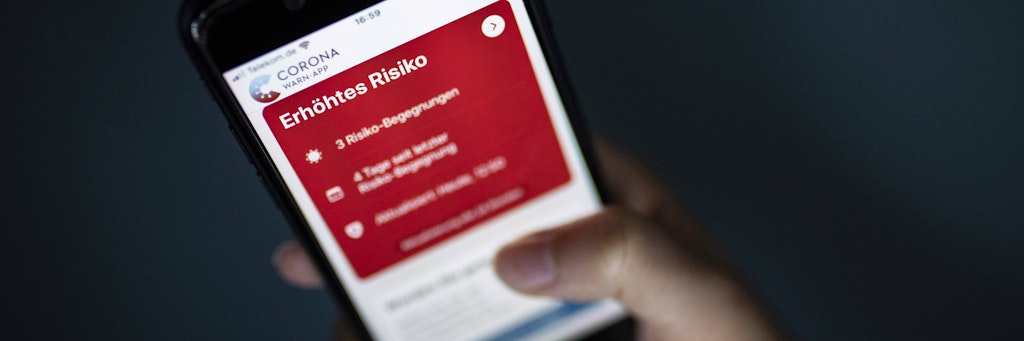 Trotz Corono-Warn-App stiegen die Corona-Infektionszahlen weiter an.
