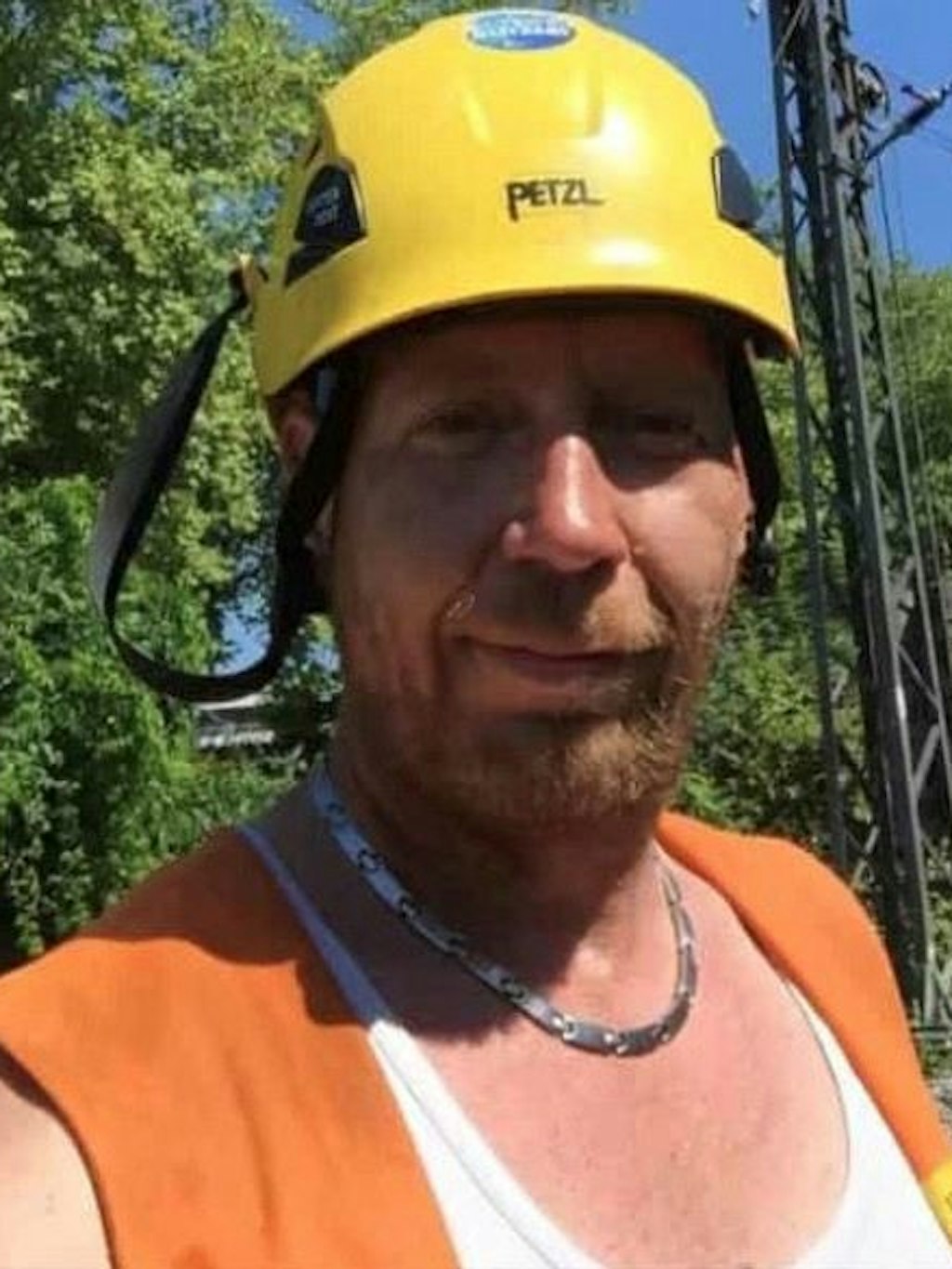 Stefan Trogisch hat mittlerweile einen Bart. Er trug am Tag seines Verschwindens diese Glieder-Halskette. 
