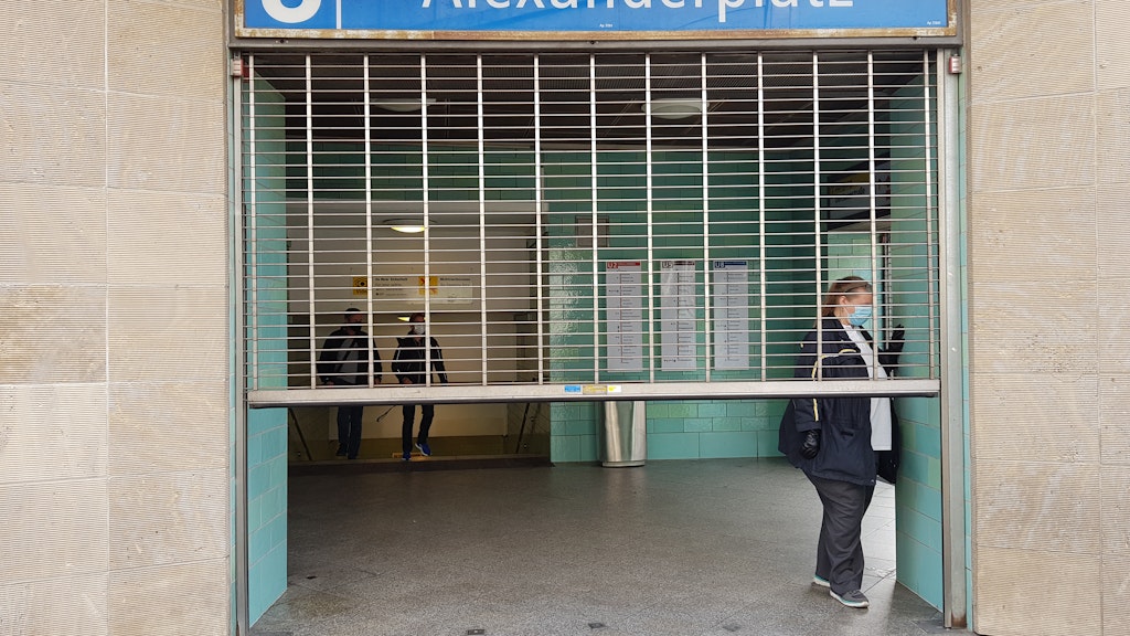 Die Türen der Bahnhöfe gehen wieder auf der Streik ist vorbei.