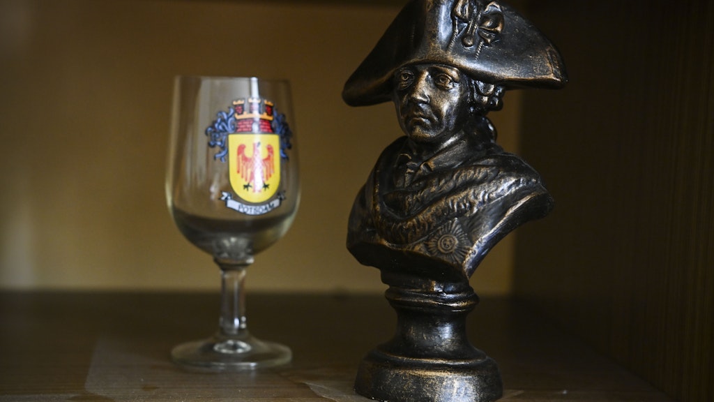 Der Alte Fritz: Ein Geburtstagsgeschenk ihres Mannes Kalle.