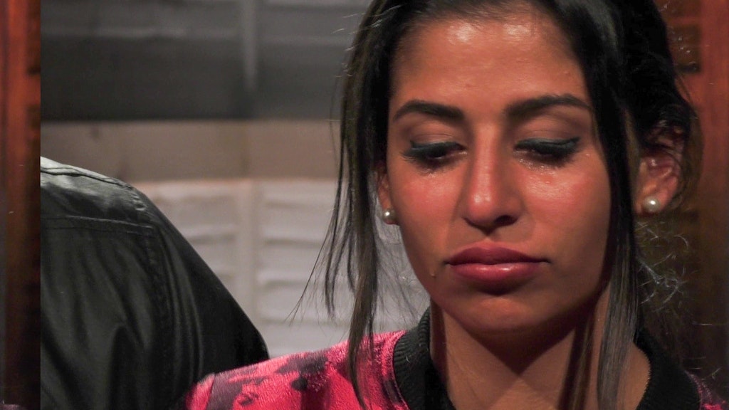 Evanthia Benetatou weint im „Sommerhaus der Stars“.