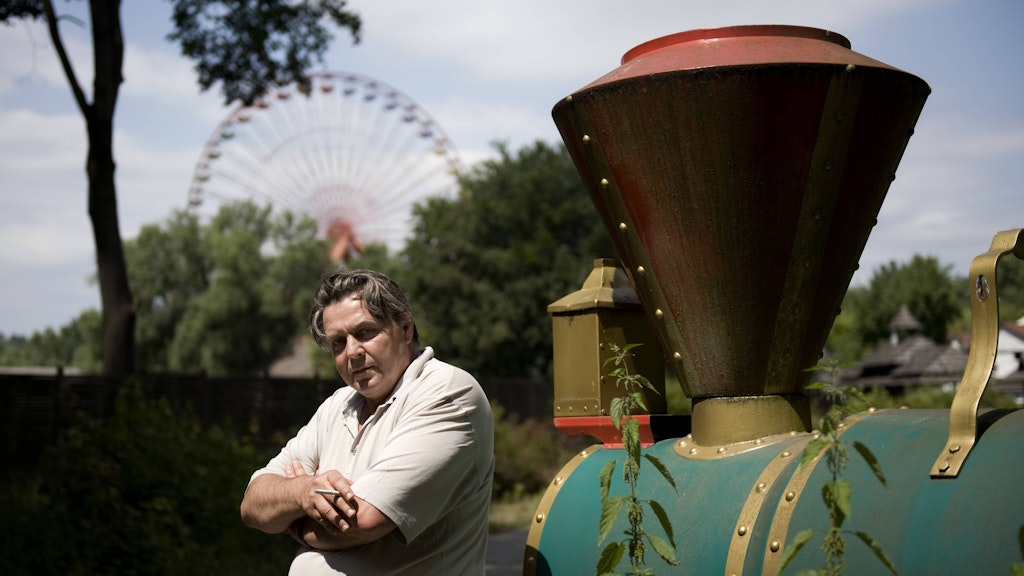 Witte mit der ehemaligen Parkbahn im Spreepark.