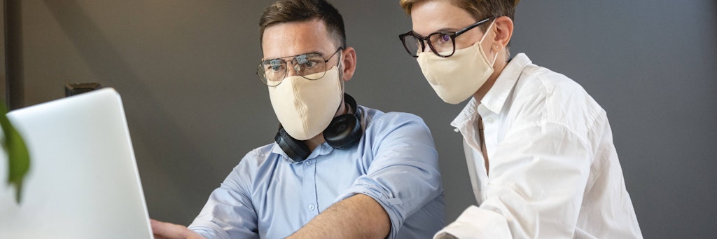 Der Mund-Nasen-Schutz im Büro wird am Samstag Pflicht in Berlin.