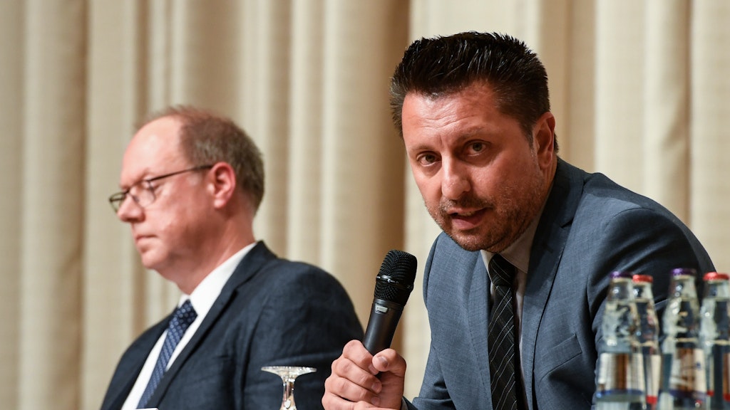 Staatsanwalt Heribert Kaune-Gebhardt (l) und Einsatzleiter Robert Gereci. 