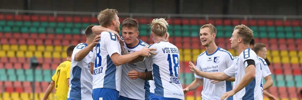 Spät jubelt die VSG Altglienicke.