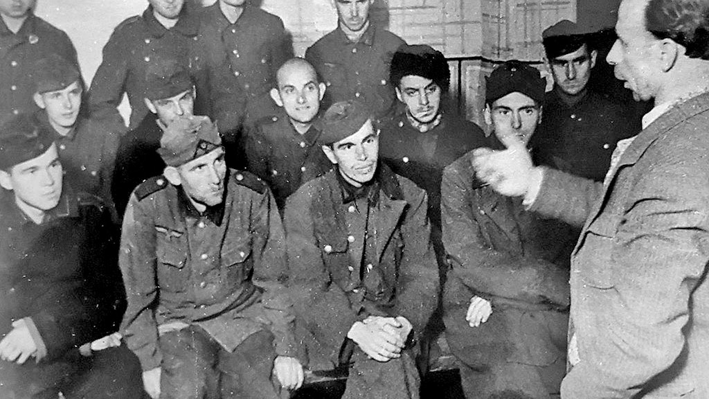 Im August 1941 besucht Walter Ulbricht erstmals in der Sowjetunion ein Lager mit deutschen Kriegsgefangenen und spricht mit seinen Landsleuten. <br><br>