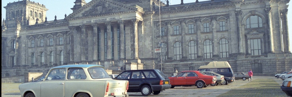 Trabis vor dem Reichstag. Seit 38 Jahren fuhr ein Mann in Sachsen ohne Führerschein.