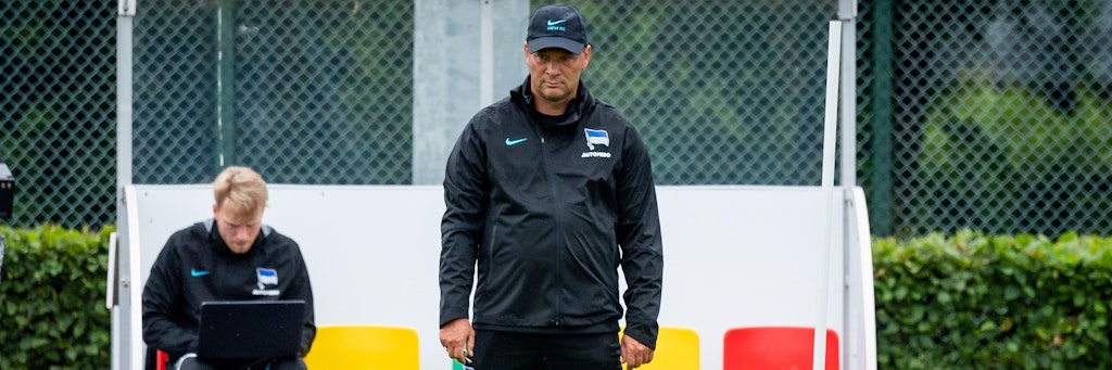 Gibt sich noch geduldig, würde sich aber freuen, bereits bald neue Spieler zu coachen: Herthas Cheftrainer Pal Dardai. 