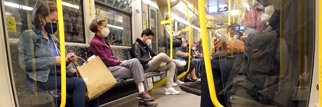 U-Bahn fahren in Berliner Pandemie-Zeiten.