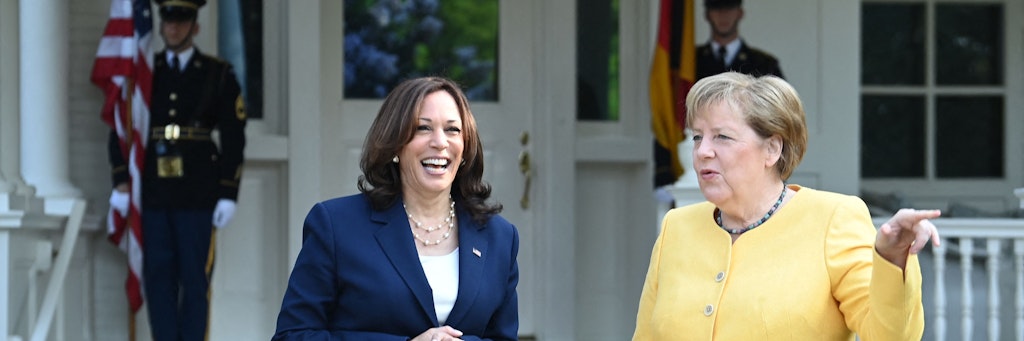 US-Vizepräsidentin Kamala Harris (l.) empfing Kanzlerin Angela Merkel (CDU) zum Frühstück. 