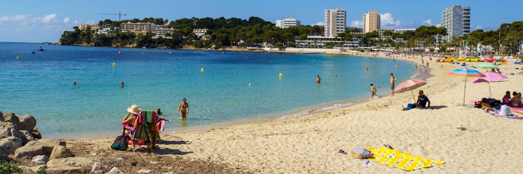Der Strand von Magaluf auf Mallorca. 